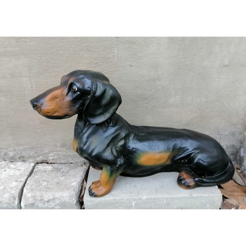 Kutya-Tacskó-hátsó lábain ülő-23cm