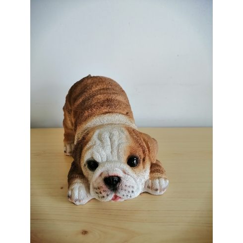 Kutya-Mops-félig fekvő pózban-11cm
