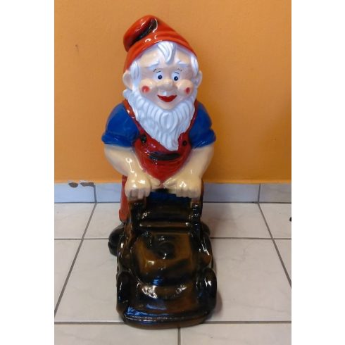 Kerti törpe-Fűnyíróval/nagyobbal-71cm