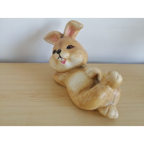 Nyúl- 10cm-háton fekvő-kajla fülű