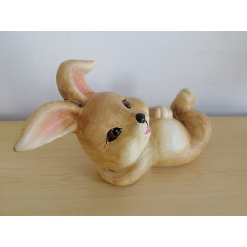Nyúl- 10cm-háton fekvő-kajla fülű