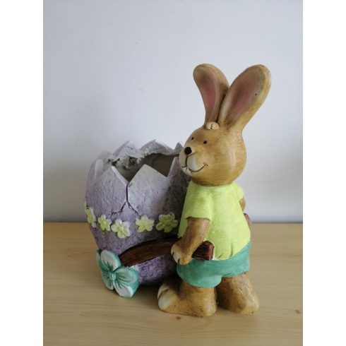 Nyúl- 28cm-tojás talicskával-virágtartó-fiú
