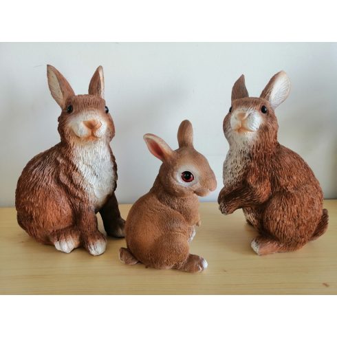 Nyúl- 21cm-ülő-mellső lábait felemelő