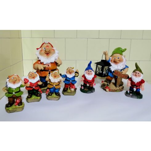 Kerti törpe-28cm-favágó-mókussal